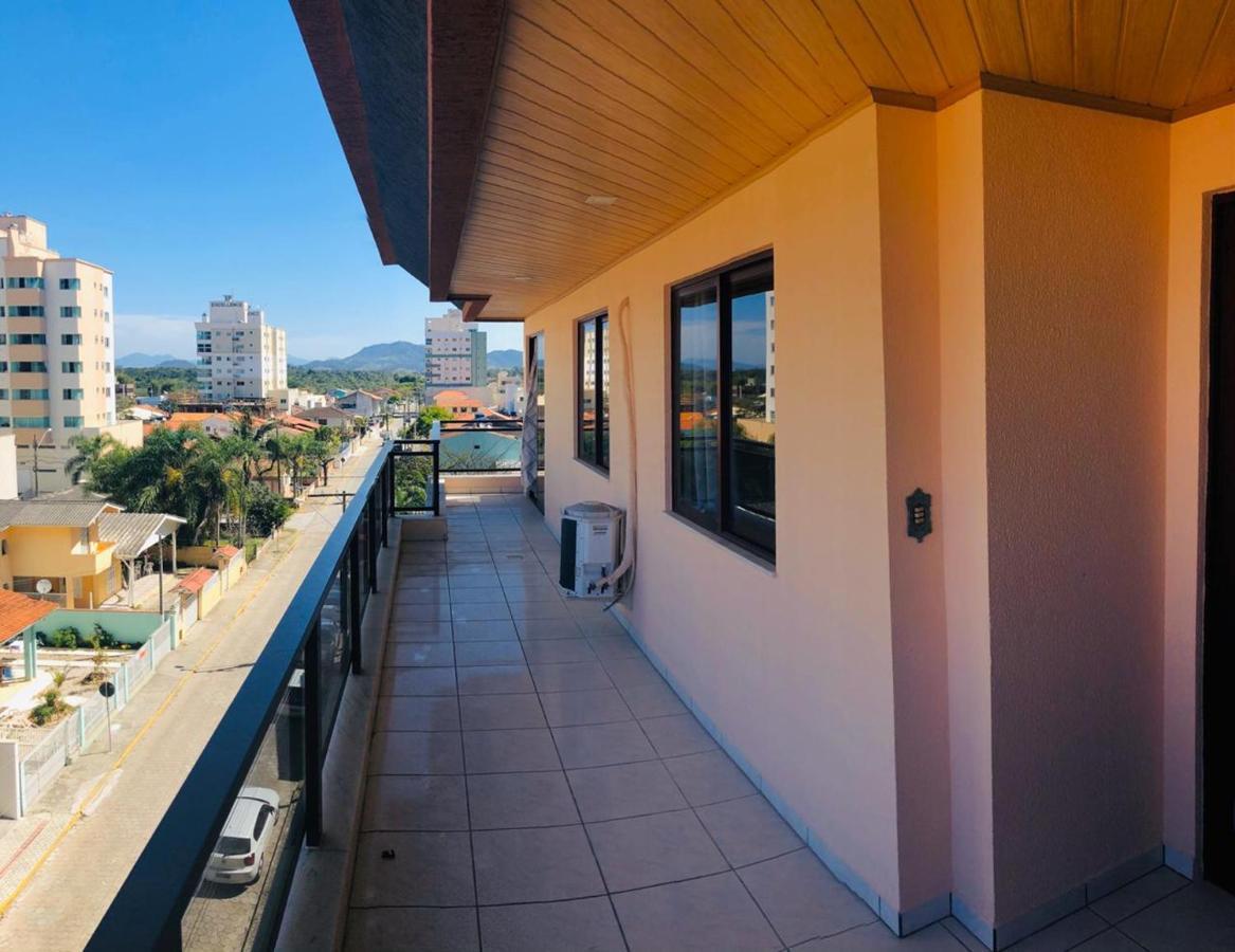 Apartamento Meia Praia - 伊塔佩马 外观 照片