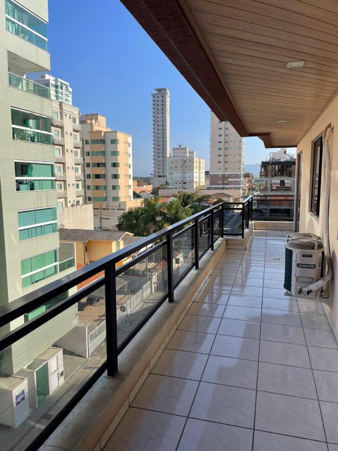 Apartamento Meia Praia - 伊塔佩马 外观 照片